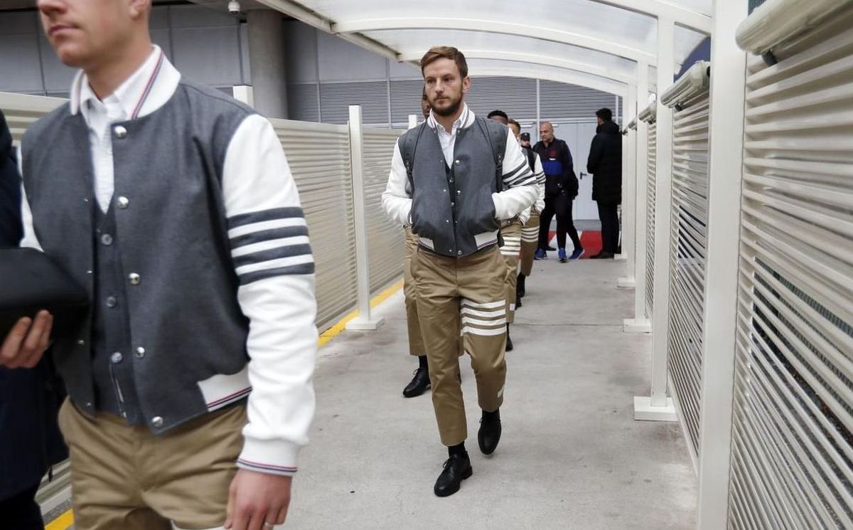 FOTO Prețuri enorme la linia de îmbrăcăminte a Barcelonei pentru deplasări!