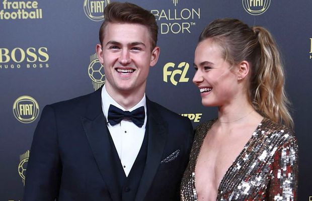 BALONUL DE AUR 2019 // VIDEO Iubita lui De Ligt, decolteu generos la gală! A întors toate privirile