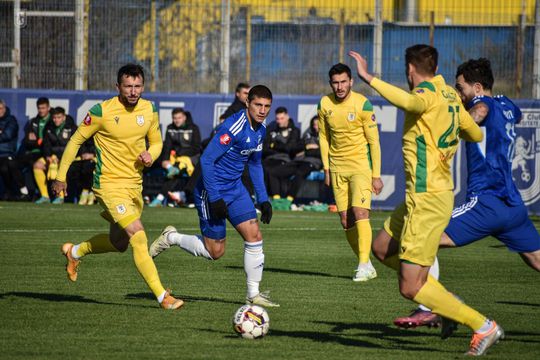 Jucătorii de la CS Mioveni nu s-au antrenat ieri, 1 decembrie, din cauza gravelor probleme financiare de la club/ foto Facebook @FCU Craiova