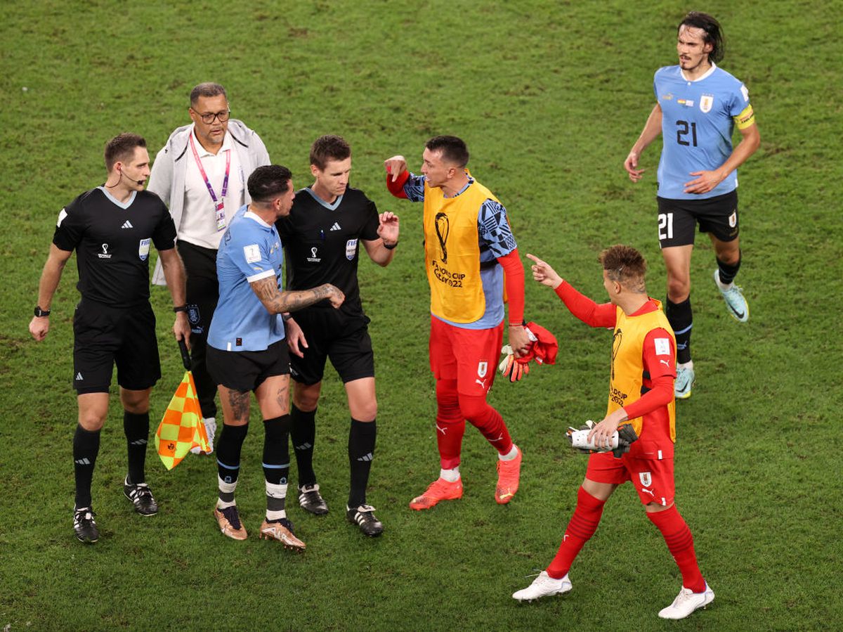 Surprins de camere strigând în scandalul de la Uruguay -  Ghana: „Acești nenorociți sunt o adunătură de hoți!” » FIFA îi pregătește pedeapsa