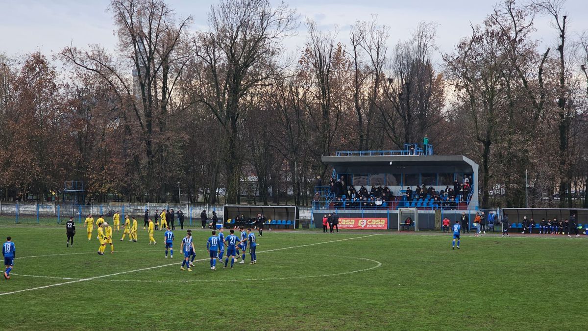Stupoare la Unirea Dej - CS Mioveni, în Liga 2 » Meci oprit, nu s-a putut juca timp de 20 de minute!