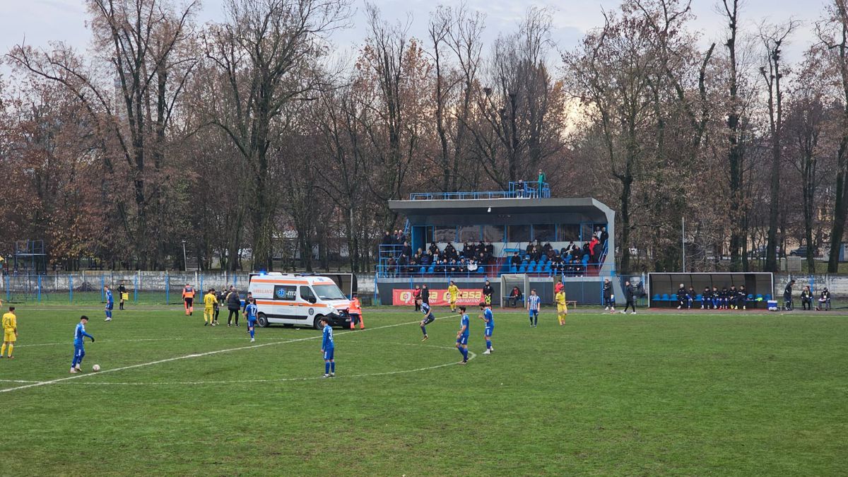 Stupoare la Unirea Dej - CS Mioveni, în Liga 2 » Meci oprit, nu s-a putut juca timp de 20 de minute!