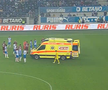 Ambulanța a intrat pe teren la CSU Craiova - CFR Cluj
