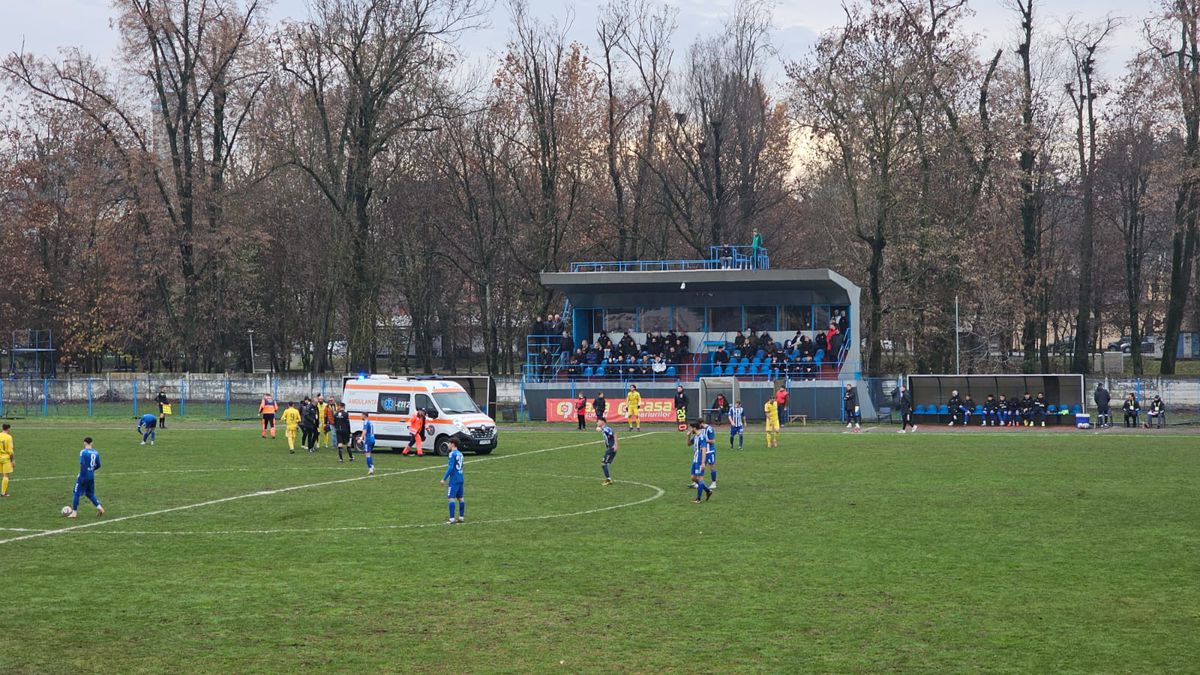 Stupoare la Unirea Dej - CS Mioveni, în Liga 2 » Meci oprit, nu s-a putut juca timp de 20 de minute!