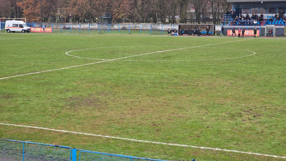 Stupoare la Unirea Dej - CS Mioveni, în Liga 2 » Meci oprit, nu s-a putut juca timp de 20 de minute!