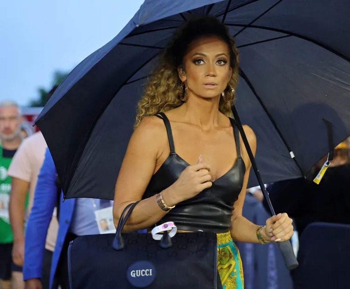 „Ce?!” » Kate Abdo l-a pus la punct pe Carragher după o glumă răutăcioasă: „De ce ai spune asta?”