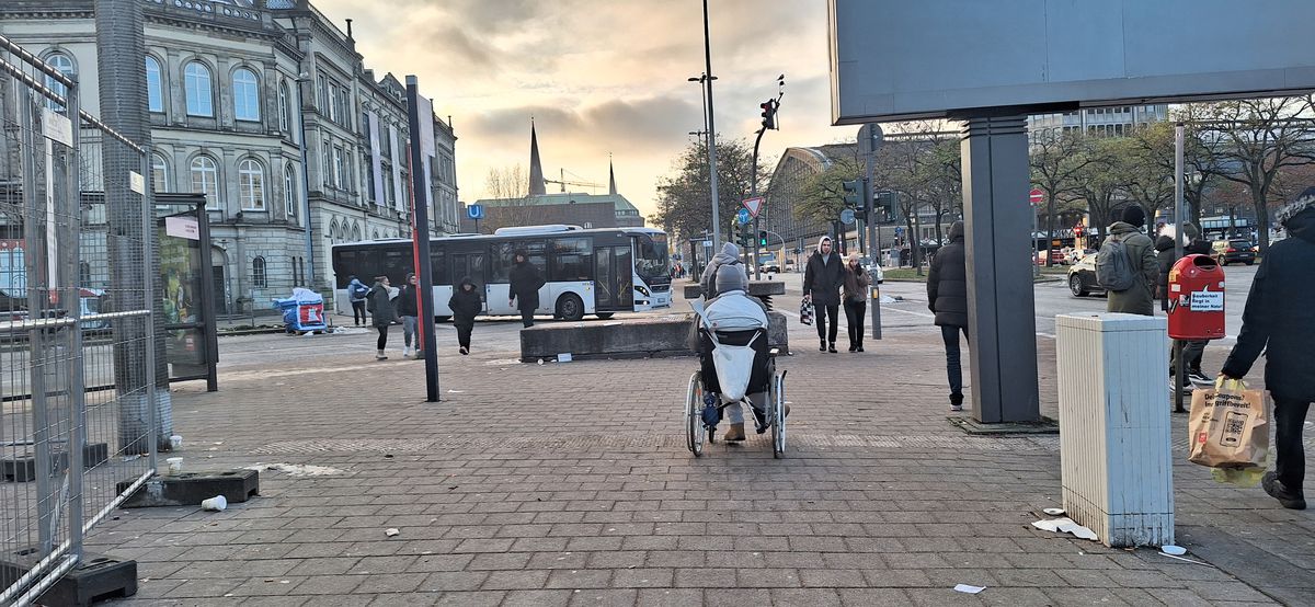 Reportaj din orașul ars, înecat și bombardat, dar niciodată învins » Capitolul la care bate Amsterdam și Veneția + Partea întunecată a metropolei germane. Ți-e teamă!