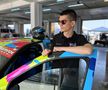 La doar 16 ani, Tudor Tudurachi pilotează cu peste 250 km/h, a scris istorie în campionatele de anduranță din Germania și are o maturitate incredibilă în discurs: „Uneori simt că fac parte din mașină”