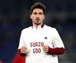 Mats Hummels, în tricou alb cu numele fostului său coleg, Eduardo Bove / Foto: Imago