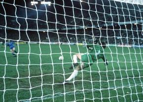 Ziarul de casă al Barcelonei, echipă căreia Helmuth Duckadam i-a refuzat primul trofeu de Cupa Campionilor, omagiu pentru fostul portar: „MITUL s-a născut în acea zi”