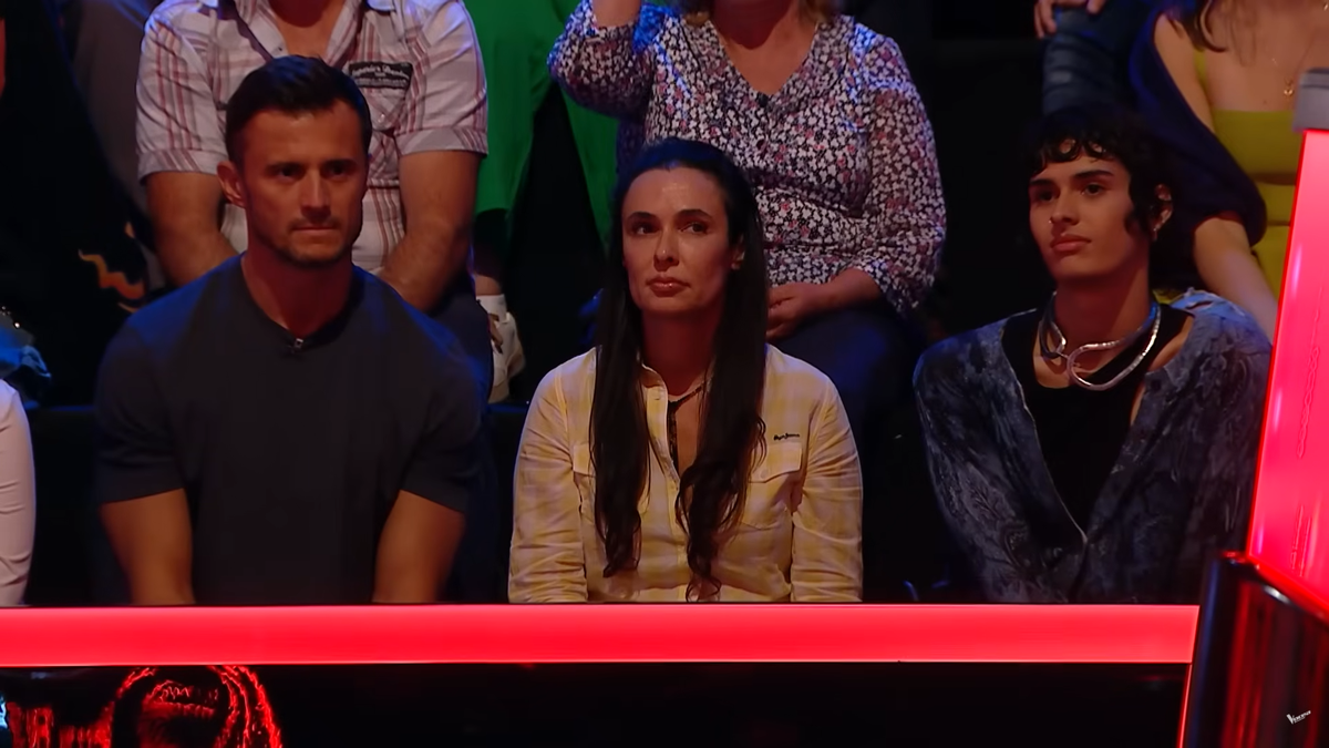 Eva, fiica dinamovistului Andrei Nicolescu, i-a „vrăjit” pe Smiley și pe Tudor Chirilă la Vocea României și a avansat în LIVE-uri