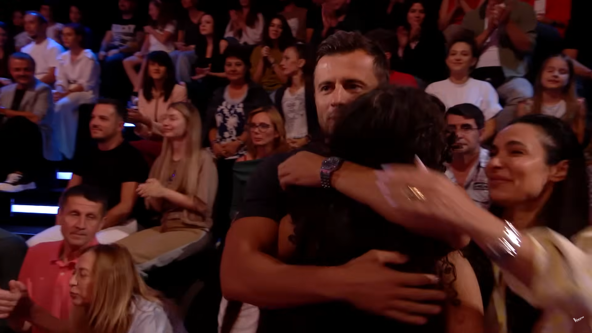 Eva, fiica dinamovistului Andrei Nicolescu, i-a „vrăjit” pe Smiley și pe Tudor Chirilă la Vocea României și a avansat în LIVE-uri