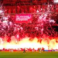 Galeria lui Ajax a aprins torțe și artificii // foto: Imago Images