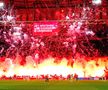 Galeria lui Ajax a aprins torțe și artificii // foto: Imago Images