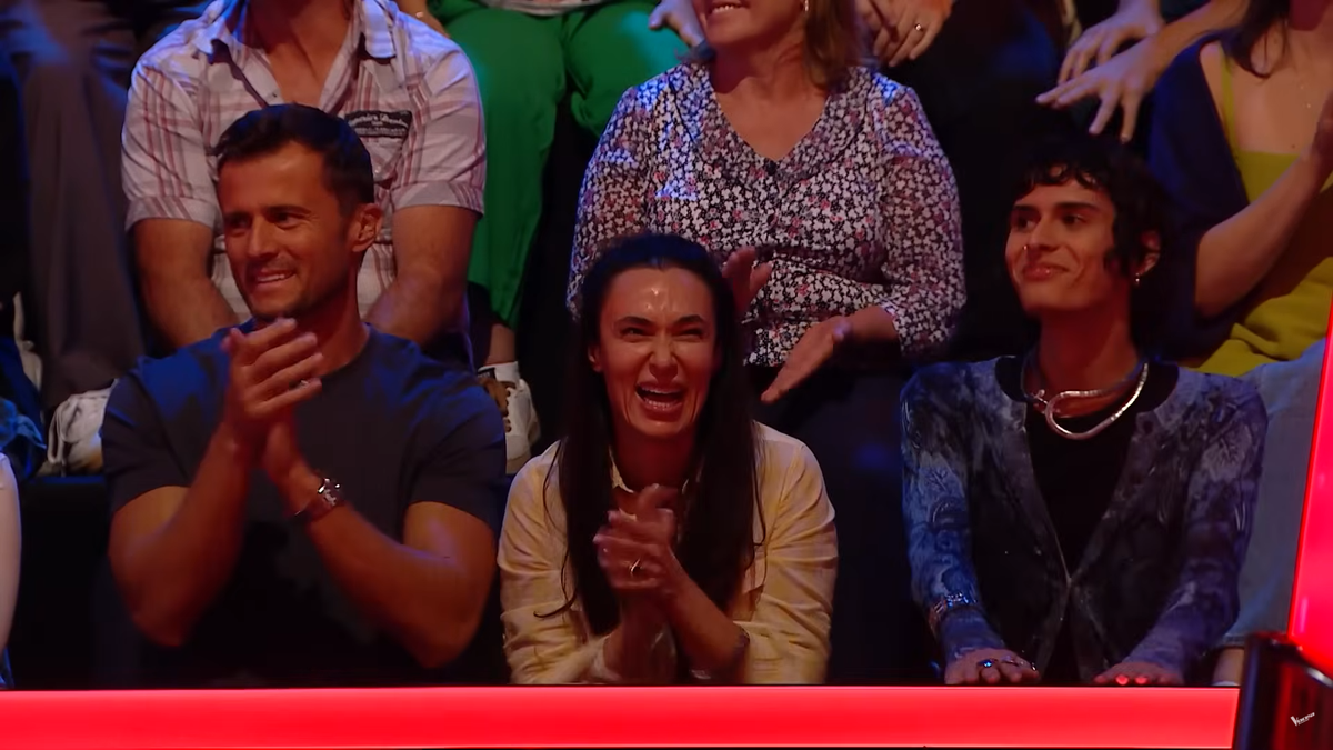 Eva, fiica dinamovistului Andrei Nicolescu, i-a „vrăjit” pe Smiley și pe Tudor Chirilă la Vocea României și a avansat în LIVE-uri