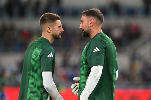 Guglielmo Vicario (stânga) și Gianluigi Donnarumma (dreapta) / Foto: Imago Images