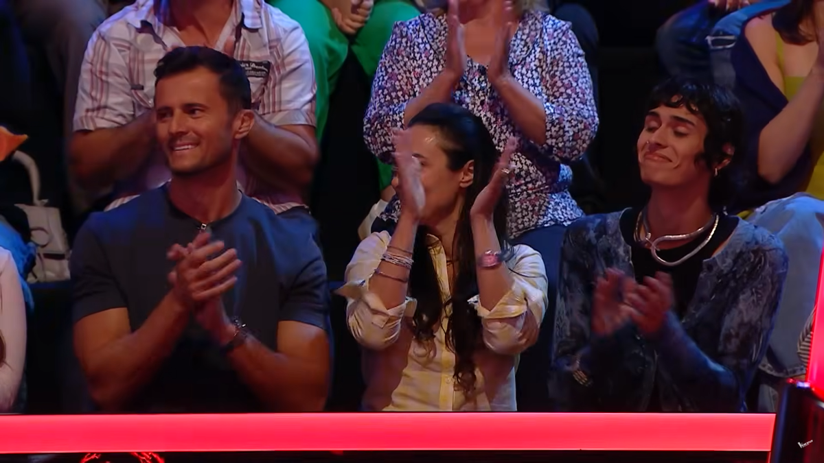 Eva, fiica dinamovistului Andrei Nicolescu, i-a „vrăjit” pe Smiley și pe Tudor Chirilă la Vocea României și a avansat în LIVE-uri