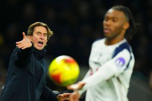 Probleme în vestiar la echipa lui Radu Drăgușin! Jucătorii sunt nemulțumiți