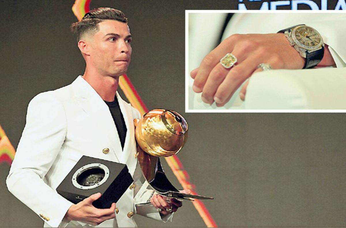Cristiano Ronaldo, strălucitor la Globe Soccer Awards » A purtat un ceas de aproape un milion de euro