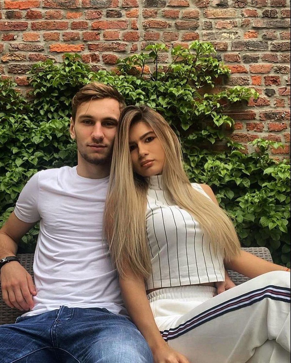 FOTO Drăguș dă lovitura pe plan personal! Anunțul făcut de fotbalist și de iubita lui