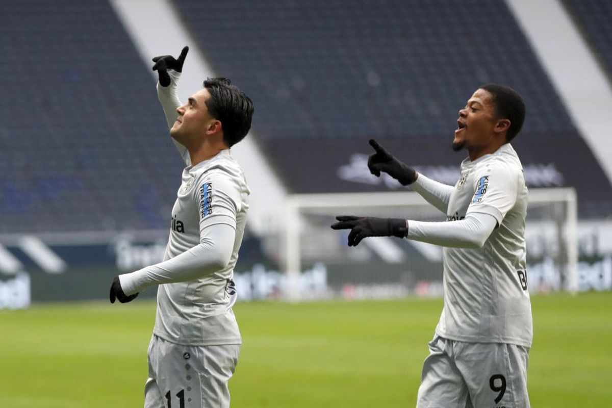 BUNDESLIGA. VIDEO Golul începutului de an vine din Germania » Reușită SENZAȚIONALĂ în Frankfurt - Leverkusen