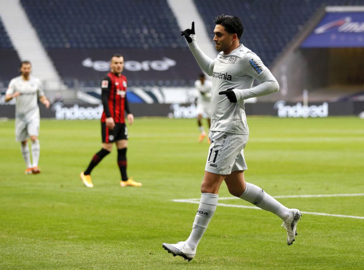 BUNDESLIGA. VIDEO Golul începutului de an vine din Germania » Reușită SENZAȚIONALĂ în Frankfurt - Leverkusen