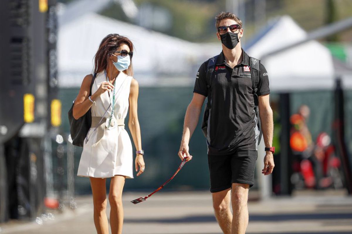 Ea îl ajută pe pilotul Romain Grosjean să se refacă după accidentul teribil din Formula 1