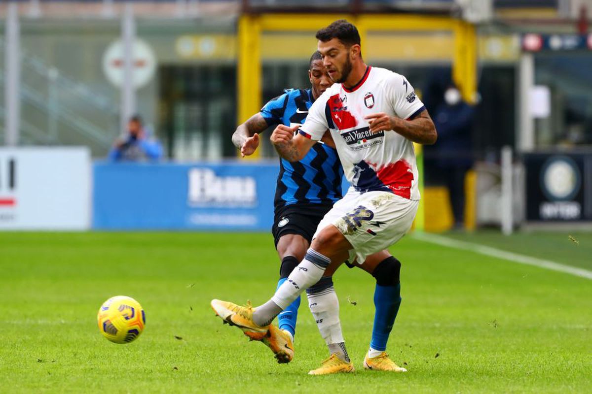 INTER - CROTONE 6-2. Ionuț Radu și Denis Drăguș, martori la spectacolul cu 8 goluri din Serie A