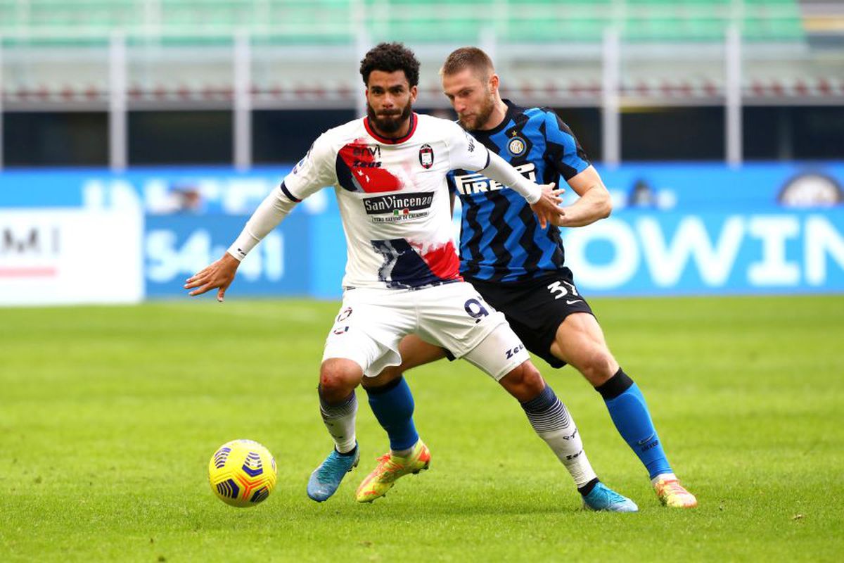 INTER - CROTONE 6-2. Ionuț Radu și Denis Drăguș, martori la spectacolul cu 8 goluri din Serie A