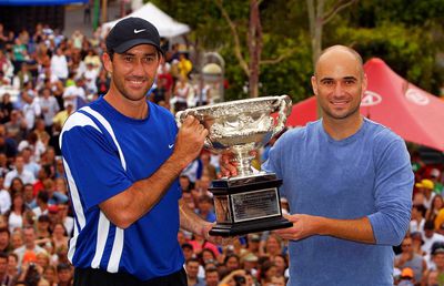 De ce l-a tuns Andre Agassi pe Darren Cahill la Australian Open: „Nu știu dacă mi-a mai crescut părul la fel după”