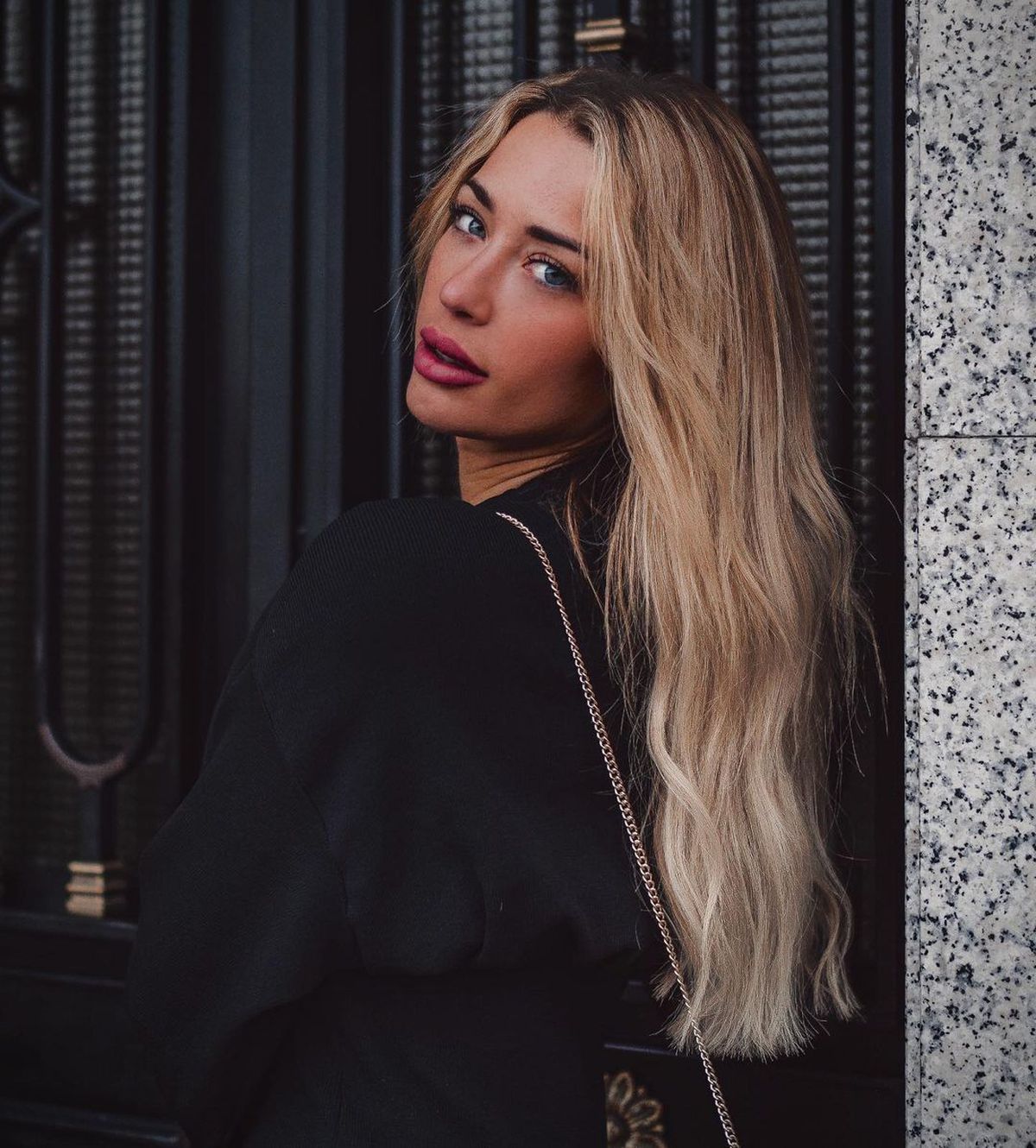 FOTO Cuplu-bombă în Spania! Thibaut Courtois se iubește cu o femeie care și-a înșelat partenerul de 3 ori la „Insula iubirii”