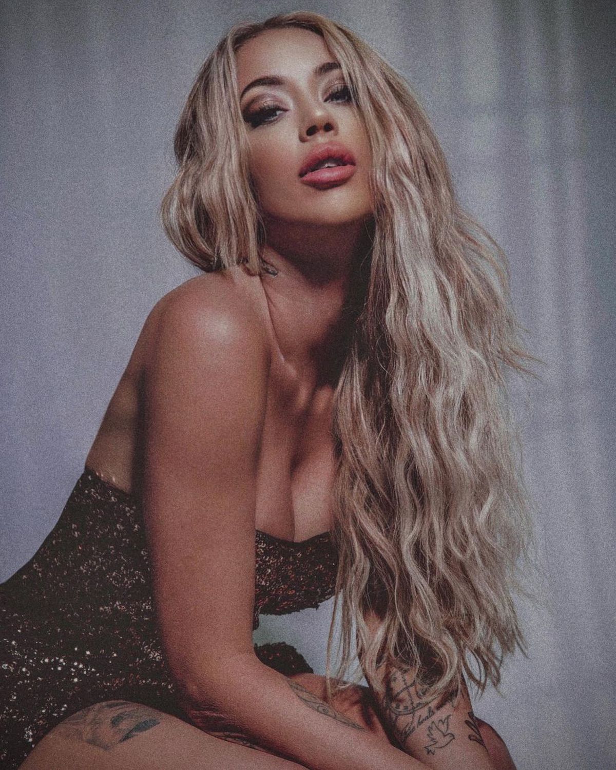 FOTO Cuplu-bombă în Spania! Thibaut Courtois se iubește cu o femeie care și-a înșelat partenerul de 3 ori la „Insula iubirii”