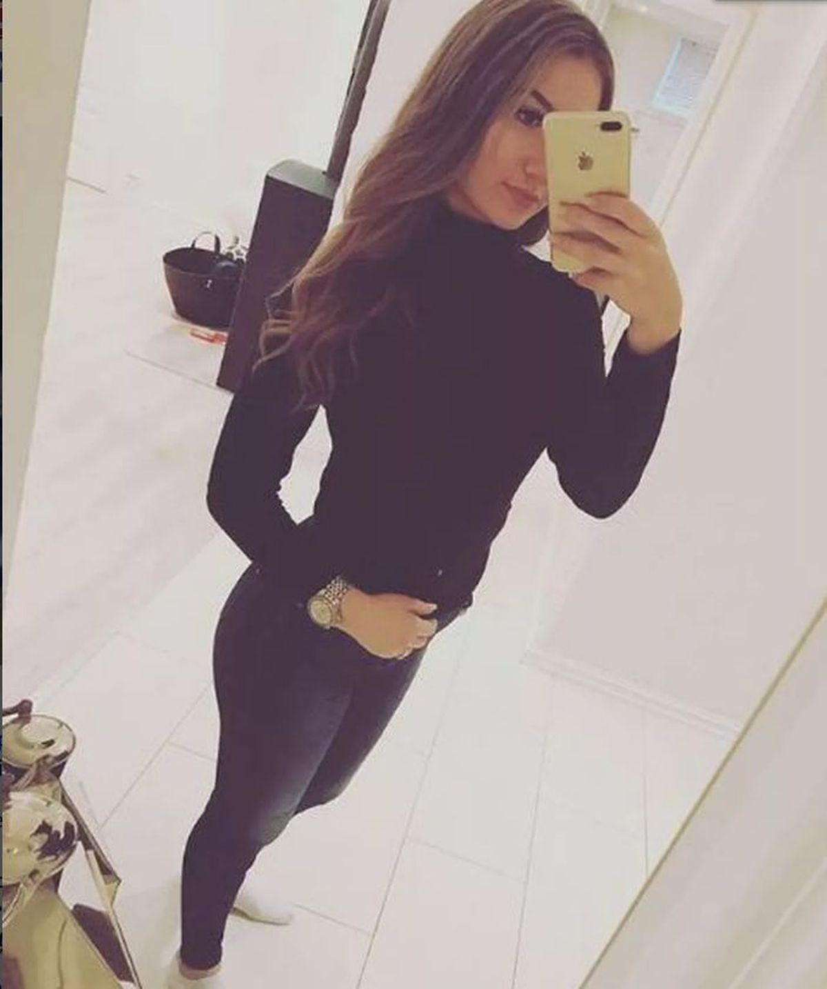 Kamer Qaka și soția