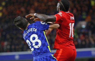 Nu e etapă fără scandal de arbitraj în Premier League! » „Galben” pentru cot în figură: „E greu de suportat”