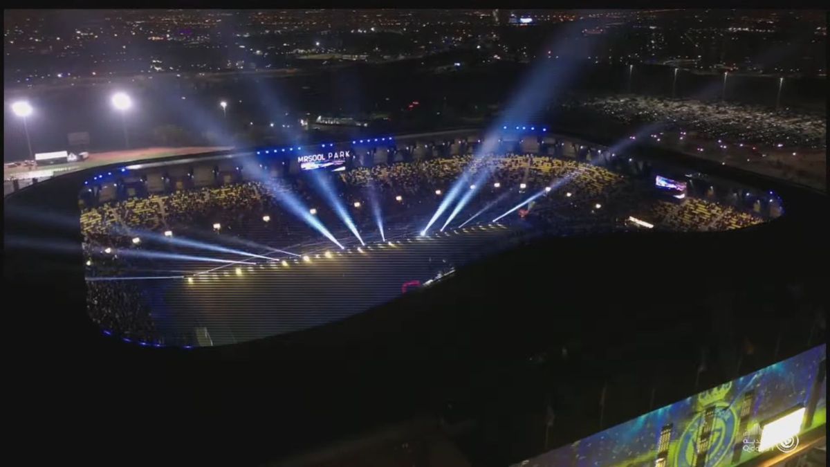 Cristiano Ronaldo, prezentat la Al Nassr: „Contractul este unicat, pentru că eu sunt un jucător unic” » Mii de fani au venit pe stadion pentru un eveniment spectaculos!