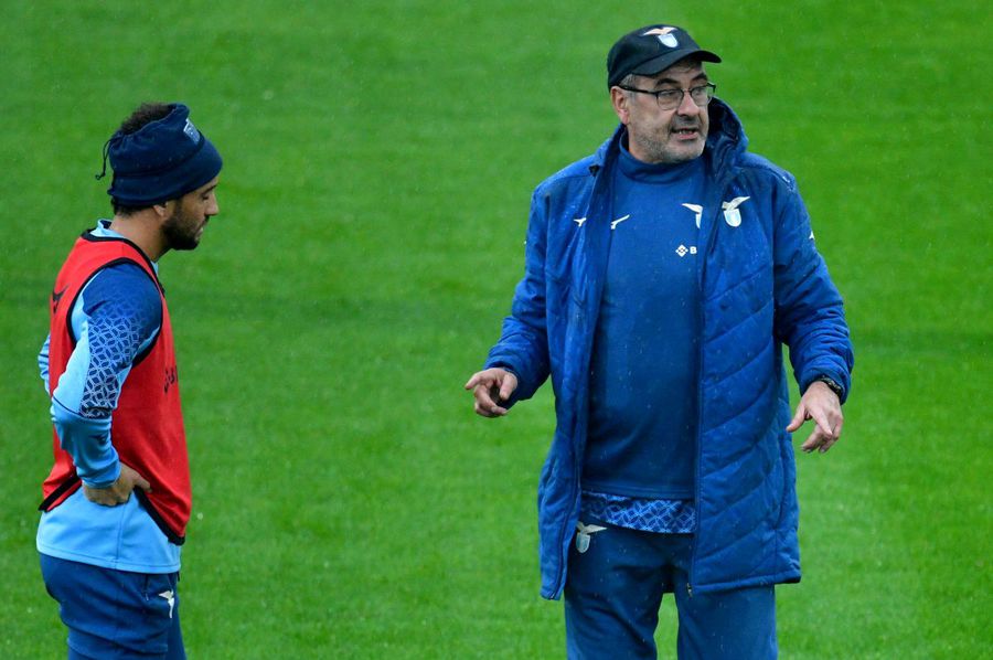 Maurizio Sarri (63 de ani), antrenorul celor de la Lazio, a criticat condițiile și infrastructura din fotbalul italian. Maurizio Sarri a fost operat pe cord! » Ce intervenție a suferit și când se va putea întoarce antrenorul lui Lazio