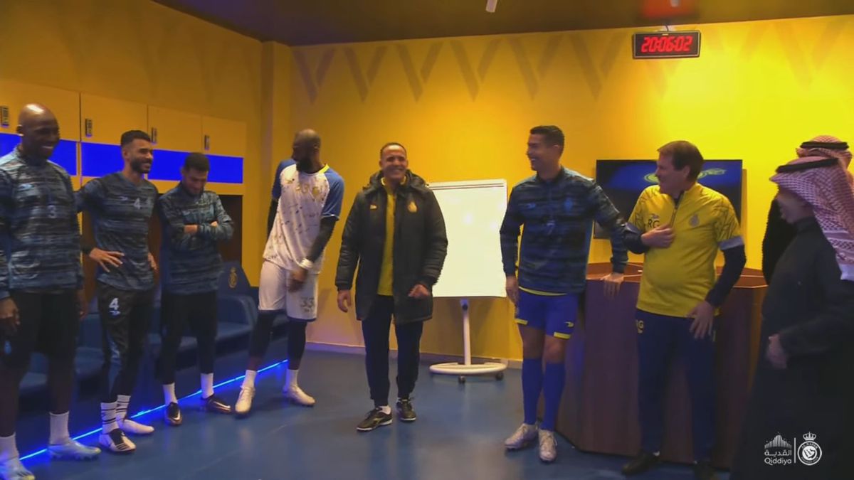 Cristiano Ronaldo, prezentat la Al Nassr: „Contractul este unicat, pentru că eu sunt un jucător unic” » Mii de fani au venit pe stadion pentru un eveniment spectaculos!