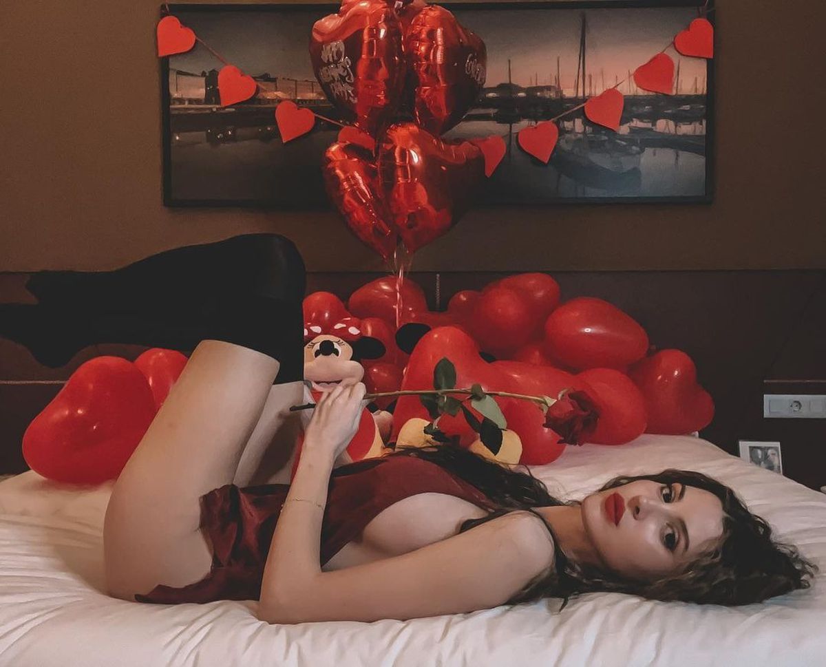 S-a dus în Tercera Division și iubita de la TV i-a făcut un „cadou” minunat