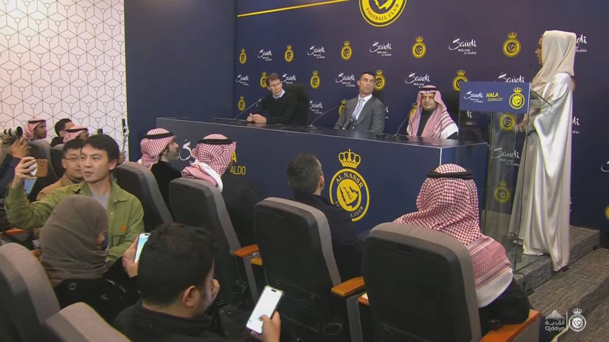 Cristiano Ronaldo, prezentat la Al Nassr: „Contractul este unicat, pentru că eu sunt un jucător unic” » Mii de fani au venit pe stadion pentru un eveniment spectaculos!