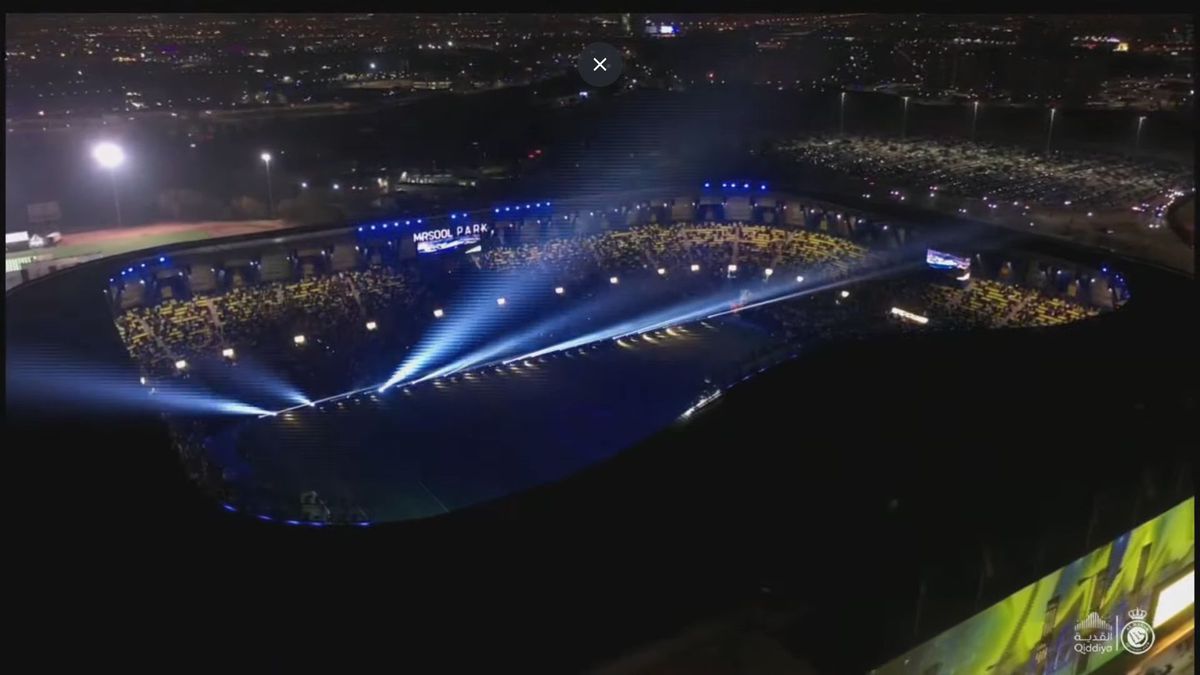 Cristiano Ronaldo, prezentat la Al Nassr: „Contractul este unicat, pentru că eu sunt un jucător unic” » Mii de fani au venit pe stadion pentru un eveniment spectaculos!