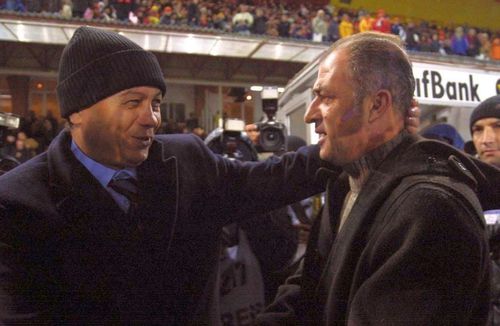 Mircea Lucescu și Fatih Terim, în decembrie 2002, la Galatasaray - Beșiktaș 0-1 Foto: Imago