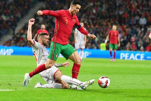Darko Velkovski, în duel cu Cristiano Ronaldo // sursă foto: Instagram