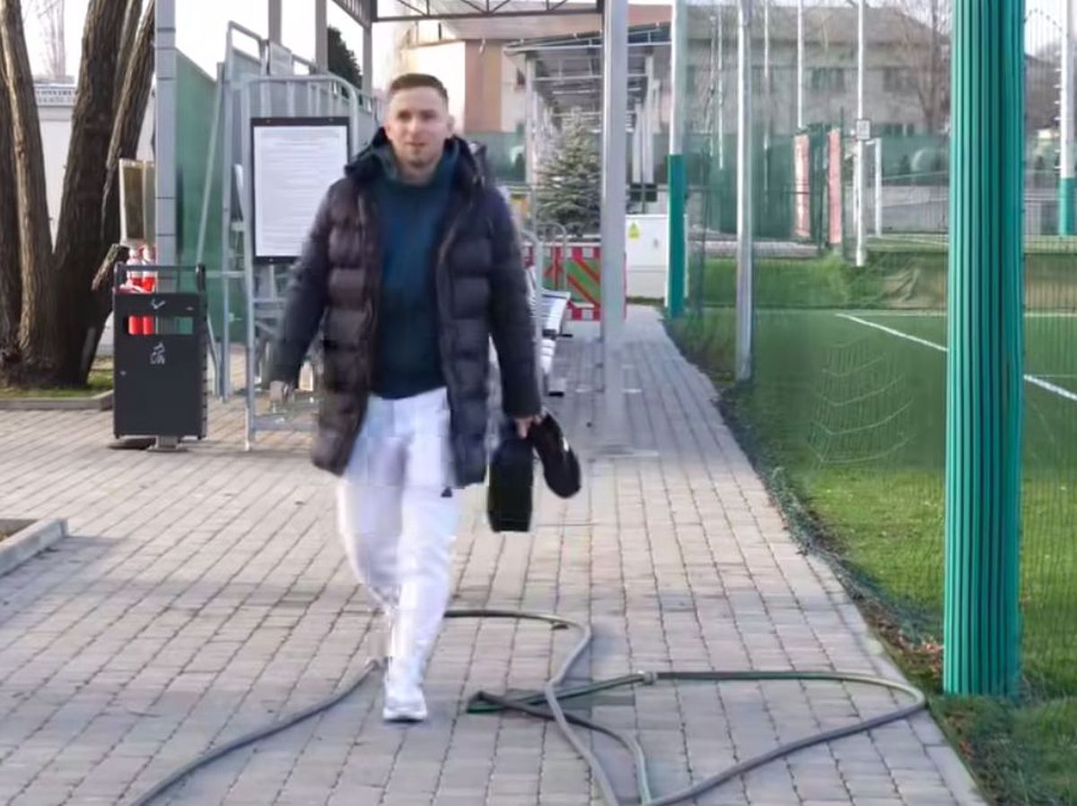 Rapid s-a reunit astăzi: 28 de jucători sub comanda lui Bergodi » Surprize-surprize. Cine l-a impresionat pe reporterul GSP: „Că tot ziceți că sunt firav”