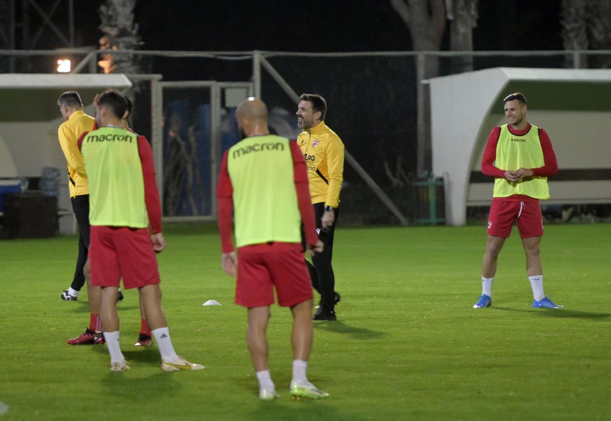 FOTO Dinamo, primul antrenament în cantonamentul din Antalya