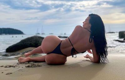 Marica și Alibec au pus ochii pe aceeași brunetă și au bombardat-o cu mesaje: „Le-a luat pe toate la rând. Ți-o ia mintea razna”