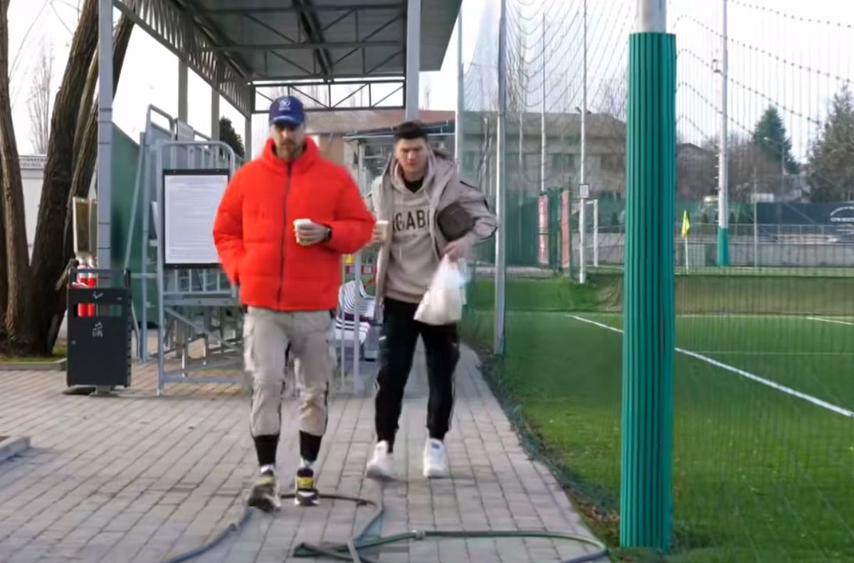 Rapid s-a reunit astăzi: 28 de jucători sub comanda lui Bergodi » Surprize-surprize. Cine l-a impresionat pe reporterul GSP: „Că tot ziceți că sunt firav”