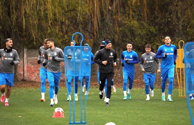 Se reuniră și oltenii » 28 de fotbaliști la primul antrenament din 2024 al Craiovei. „Nu vreau să mai vorbesc despre titlu”