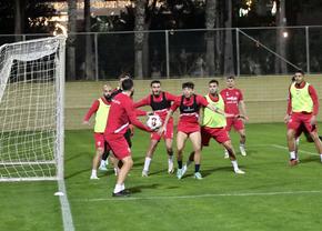 Amzăr, „reparat” de Zeljko Kopic. Moment inedit la antrenamentul lui Dinamo