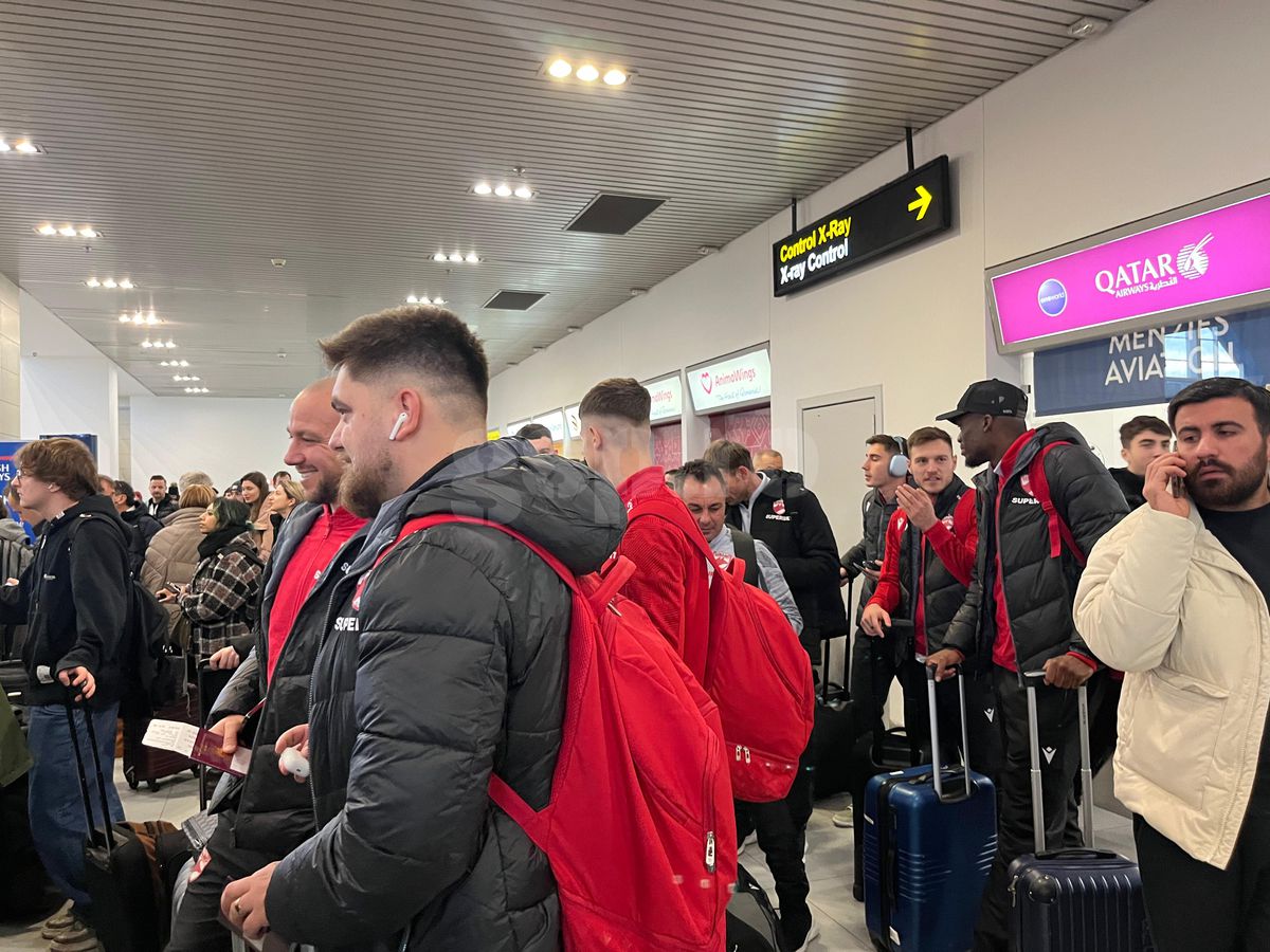 A semnat Kopic? Anunț făcut direct pe aeroport, înaintea plecării în Antalya + Situația la zi cu transferurile: „Am luat unul, mai vin 3”