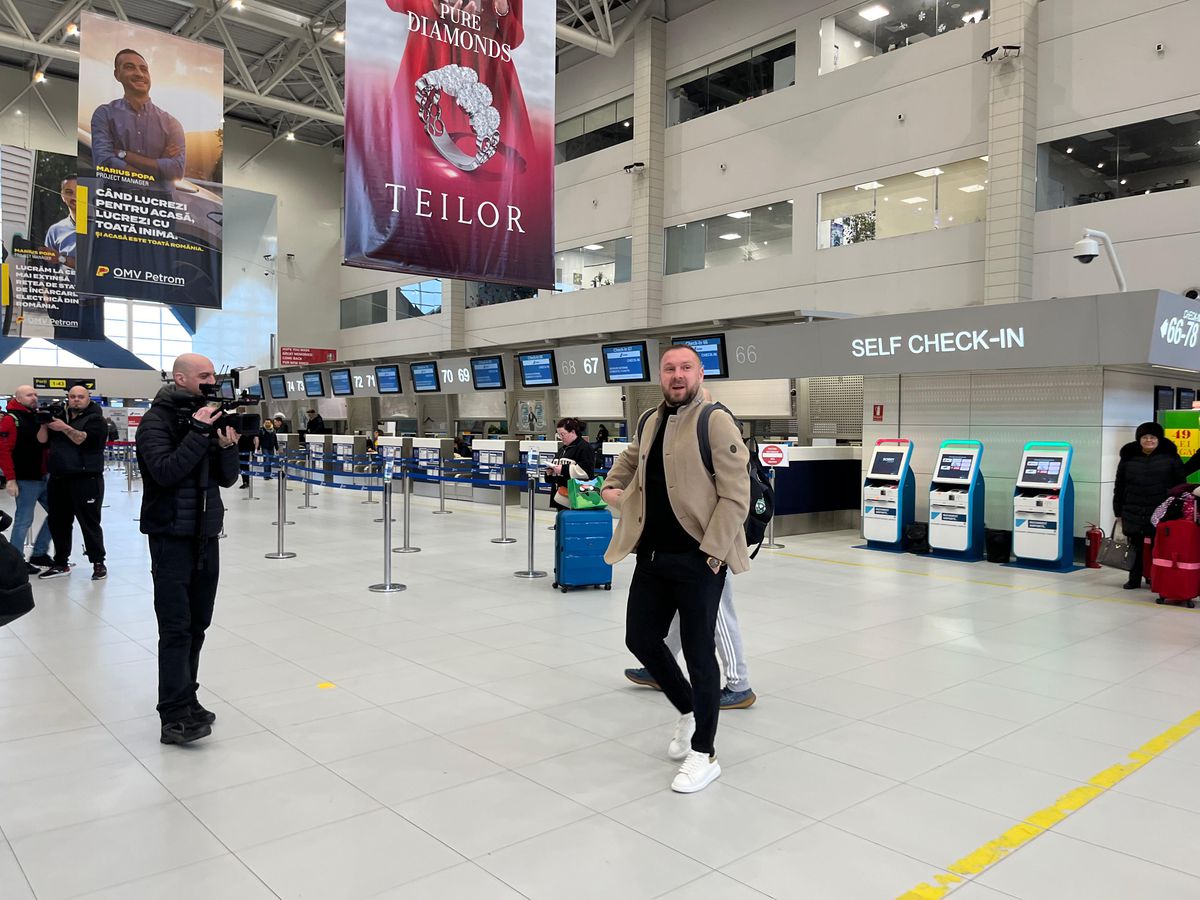4 echipe din Superliga, în același avion spre Antalya » Surpriză în bagaj: „Mi-am luat cartea despre Rusia. Confirmă ce bănuiam”